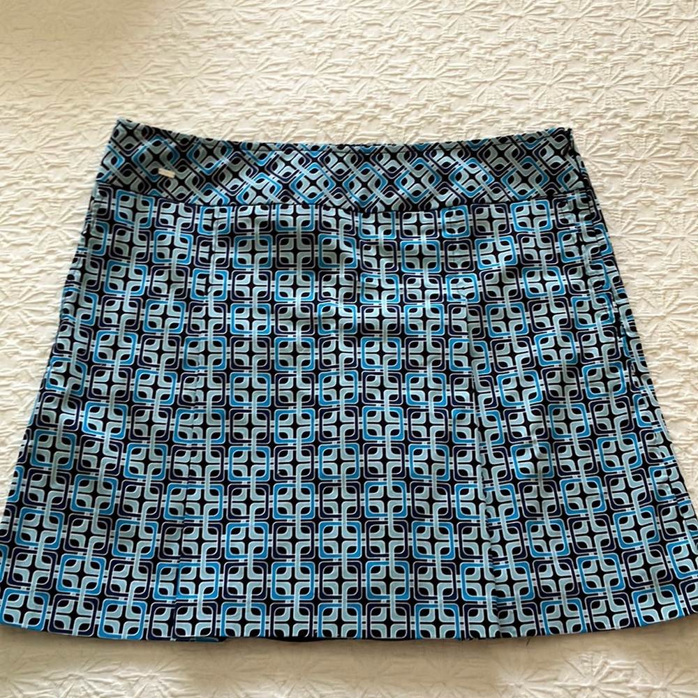 Just listed🦋simply fabulous shades of blue Lizgolf skort w/navy shorts attached